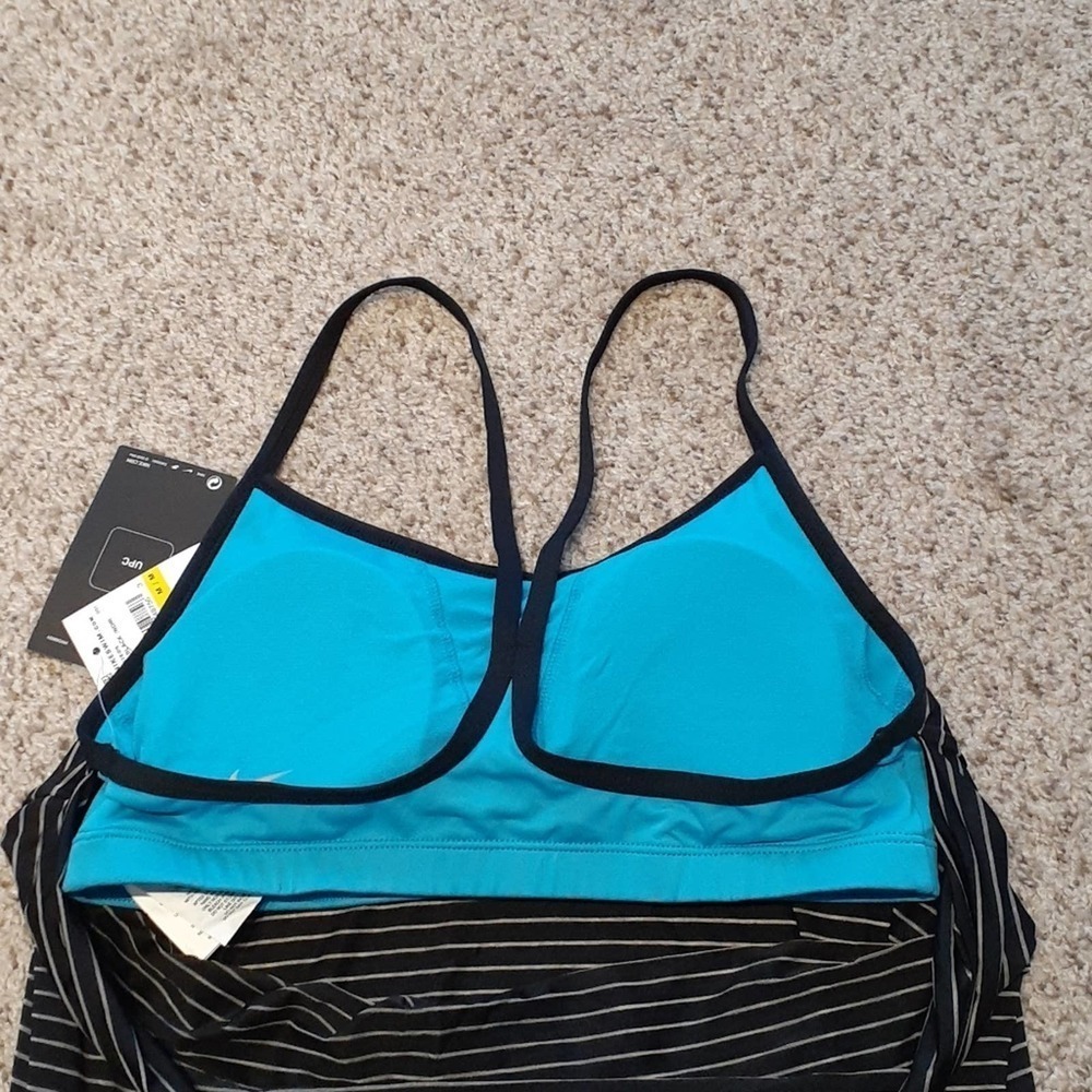 NIKE SWIM tank with builtin M sports bra, NWT, $88 - Picture 3 of 4